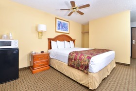 GuestHouse Inn & Suites Cheyenne