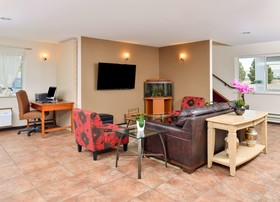 GuestHouse Inn & Suites Cheyenne