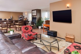 GuestHouse Inn & Suites Cheyenne