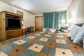 Comfort Suites