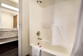 Travelodge by Wyndham Cheyenne