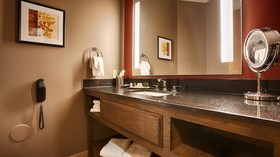 Best Western Premier Ivy Inn & Suites