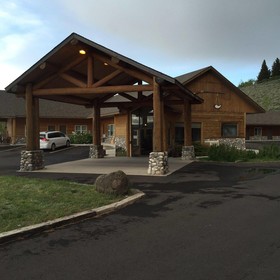 Cody Holiday Lodge