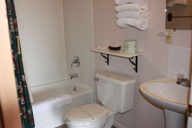 Green Creek Inn and RV Park