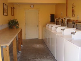 Green Creek Inn and RV Park