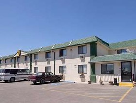 Super 8 by Wyndham Douglas