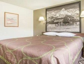 Super 8 by Wyndham Dubois
