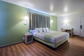 Evanston Inn Exit 6