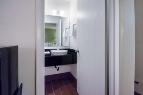 Evanston Inn Exit 6