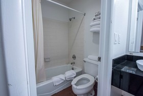Evanston Inn Exit 6