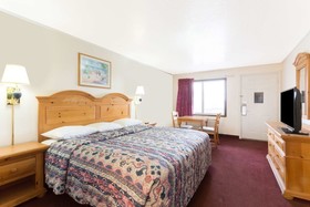 Super 8 by Wyndham Evanston