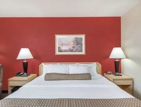 Days Inn by Wyndham Gillette