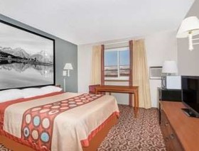 Super 8 by Wyndham Gillette