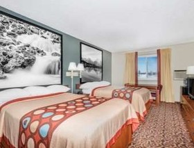 Super 8 by Wyndham Gillette