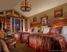 Rustic Inn Creekside Resort & Spa