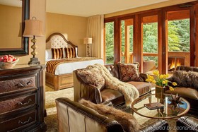 Rustic Inn Creekside Resort & Spa