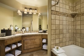 Rusty Parrot Lodge and Spa