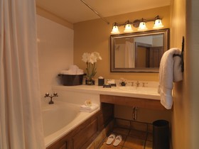 Rusty Parrot Lodge and Spa