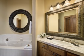 Rusty Parrot Lodge and Spa