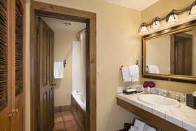 Rusty Parrot Lodge and Spa