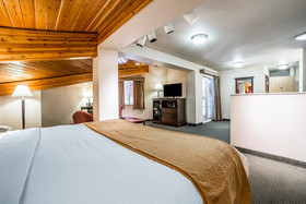 Comfort Inn & Suites Near University of Wyoming