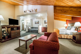 Comfort Inn & Suites Near University of Wyoming