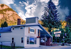 Abram Inn and Suites