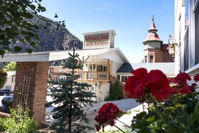 Abram Inn and Suites