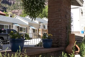 Abram Inn and Suites