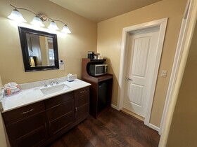 Abram Inn and Suites