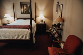China Clipper Inn