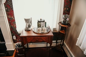 China Clipper Inn
