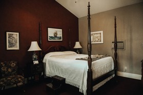 China Clipper Inn