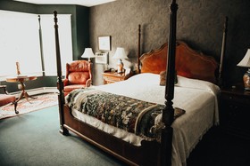 China Clipper Inn