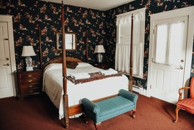 China Clipper Inn