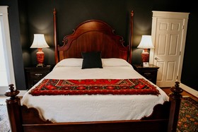 China Clipper Inn