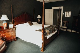 China Clipper Inn