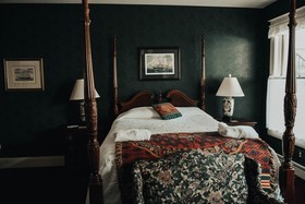 China Clipper Inn