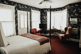 China Clipper Inn