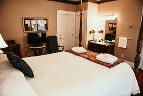 China Clipper Inn