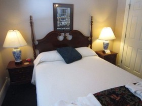 China Clipper Inn