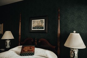 China Clipper Inn