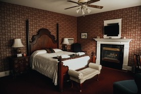 China Clipper Inn