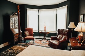 China Clipper Inn