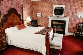 China Clipper Inn