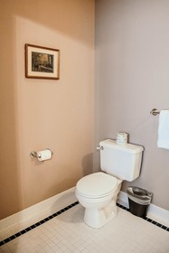 China Clipper Inn