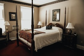 China Clipper Inn