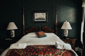 China Clipper Inn