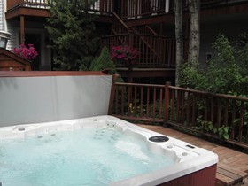 China Clipper Inn