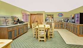 Pinedale Hotel & Suites